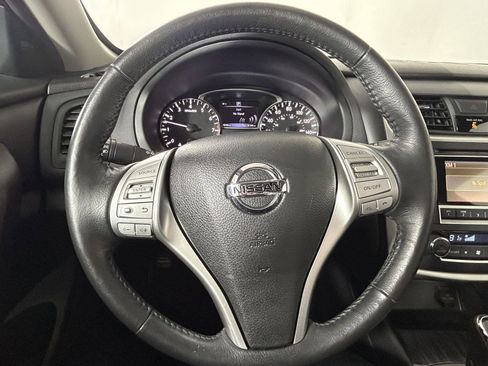 Used 2016 Nissan Altima 2.5 SL w/ Moonroof Package image 18