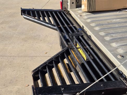 Used 2017 Ford F250 XLT w/ XLT Value Package image 29