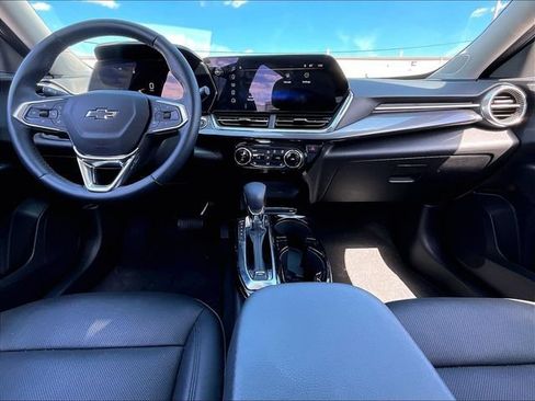 Used 2025 Chevrolet Trax ACTIV w/ Sunroof Package FWD image 21