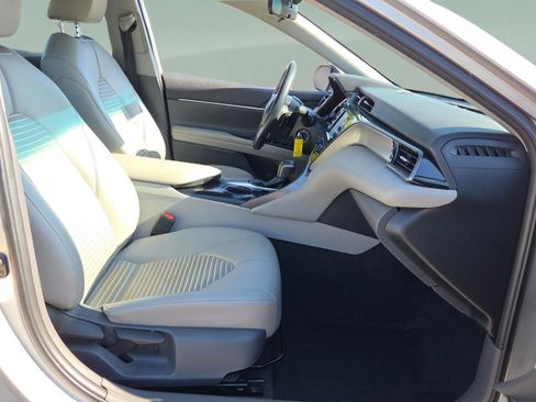 Used 2019 Toyota Camry SE FWD image 15