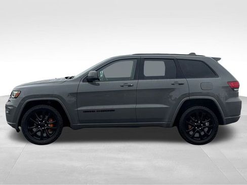 Used 2020 Jeep Grand Cherokee Altitude image 2