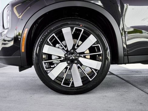 New 2026 Mitsubishi Outlander SE FWD image 3