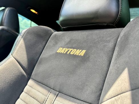 Used 2017 Dodge Charger R/T RWD image 15