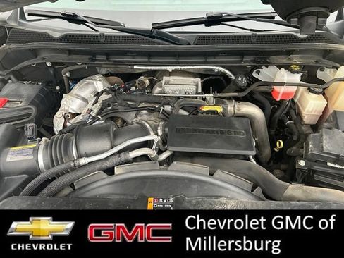 Used 2023 GMC Sierra 2500 SLT w/ SLT Convenience Package AWD/4WD image 9
