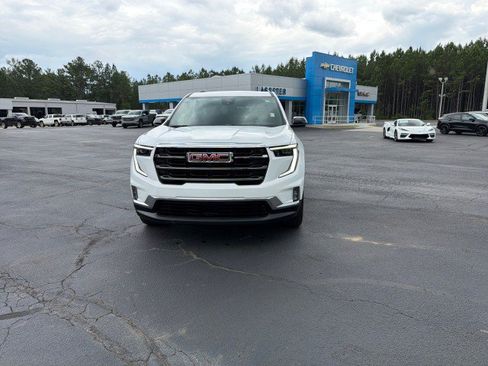 Used 2026 GMC Acadia Elevation w/ Elevation Premium Package FWD image 8