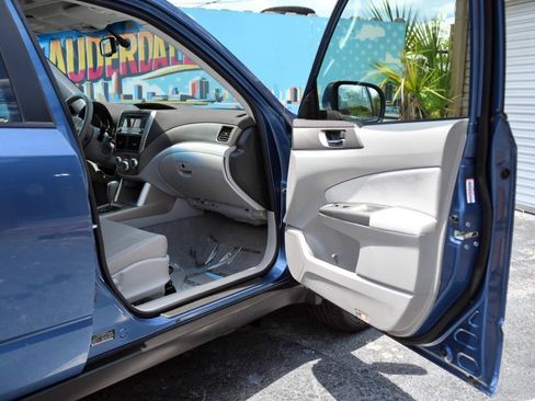 Used 2010 Subaru Forester 2.5X Limited AWD/4WD image 38