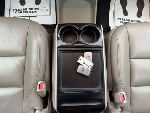 Used 2018 Toyota Sienna XLE FWD image 23