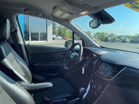 Used 2022 Chevrolet Trax LT image 28
