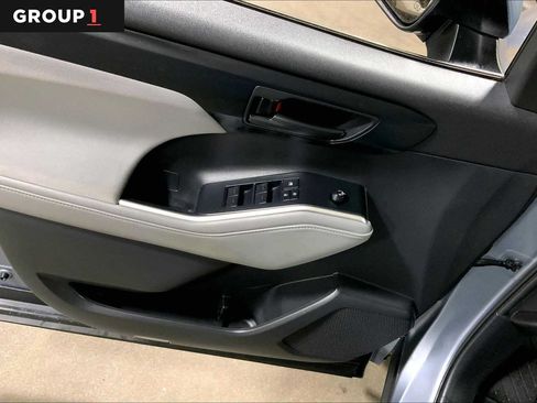 Certified 2021 Toyota Highlander LE AWD/4WD image 36