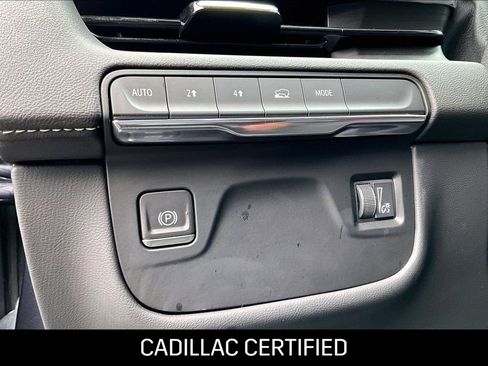 Used 2023 Cadillac Escalade Premium Luxury AWD/4WD image 33