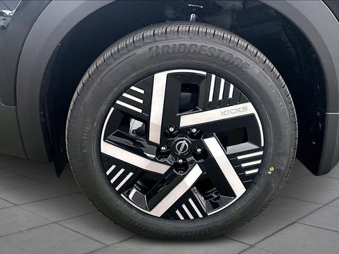 New 2026 Nissan Kicks SV image 9