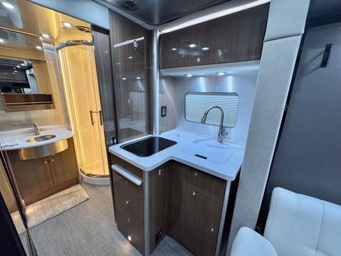 Used 2018 Mercedes-Benz Sprinter 3500 image 32