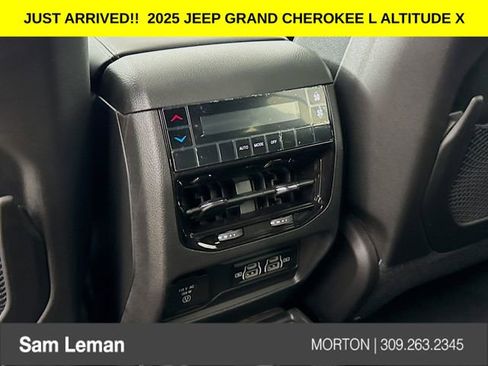 New 2025 Jeep Grand Cherokee L Altitude image 25
