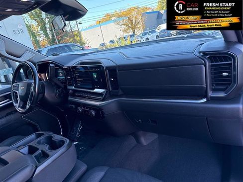 Used 2024 Chevrolet Silverado 2500 LT AWD/4WD image 45