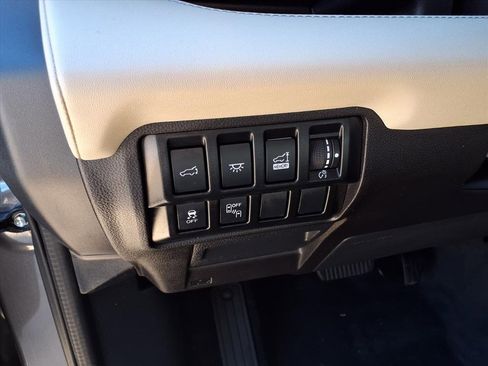 Used 2022 Subaru Ascent Limited w/ Technology Package image 16