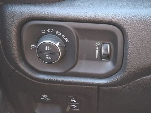 Used 2021 RAM 1500 Big Horn AWD/4WD image 25