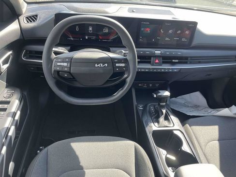 Used 2025 Kia K4 FWD image 11
