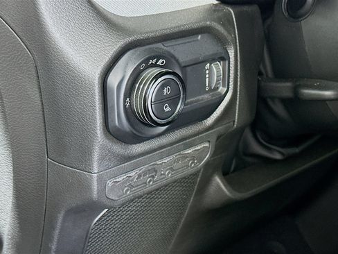 Used 2025 Jeep Gladiator Sport AWD/4WD image 10