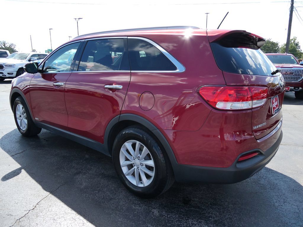 Used 2017 Kia Sorento AWD image 8