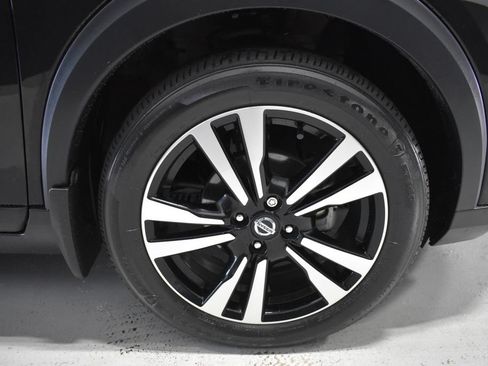 Used 2020 Nissan Kicks SV FWD image 31