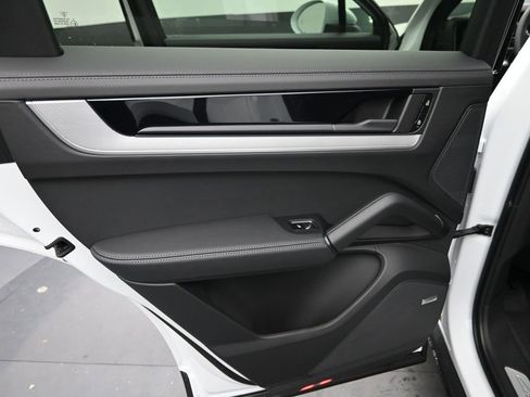 New 2025 Porsche Cayenne S image 22