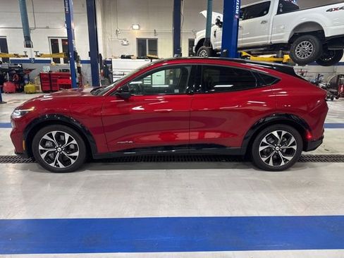 Used 2022 Ford Mustang Mach-E Premium image 4