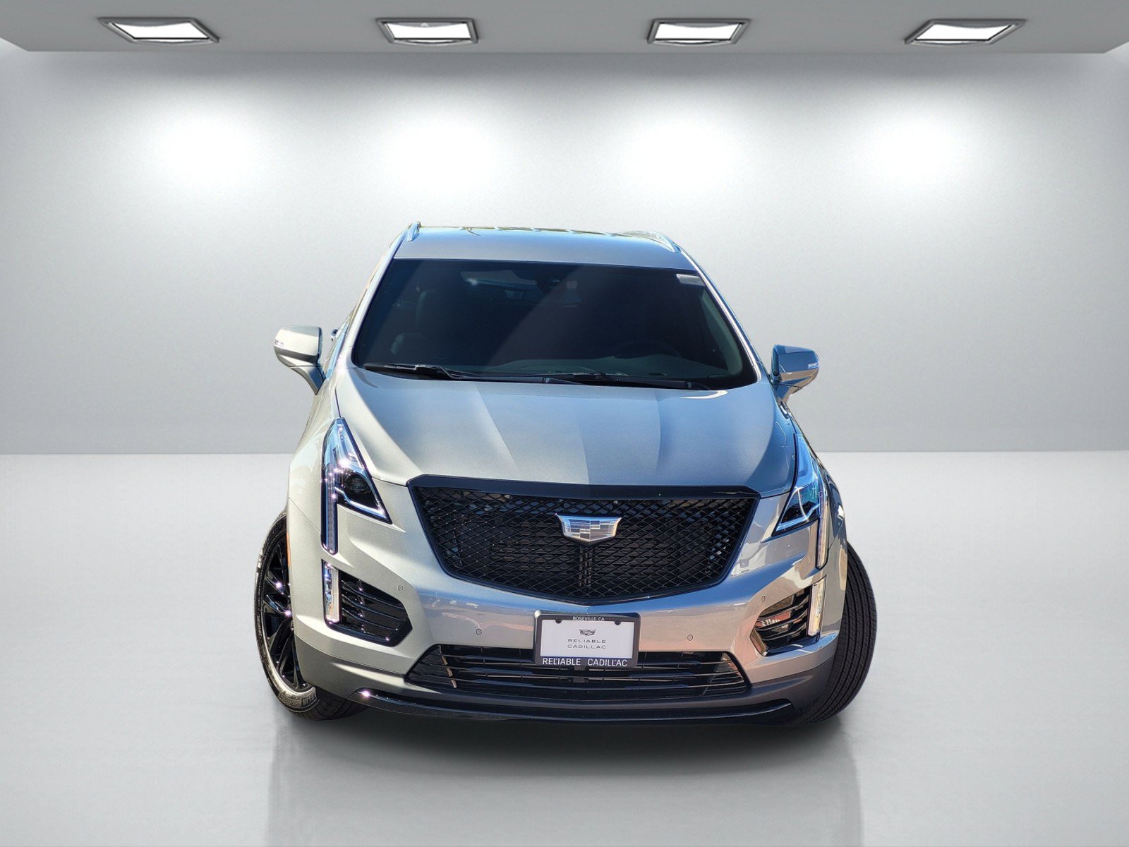 New 2026 Cadillac XT5 Luxury w/ LPO, ONYX Package AWD/4WD image 2
