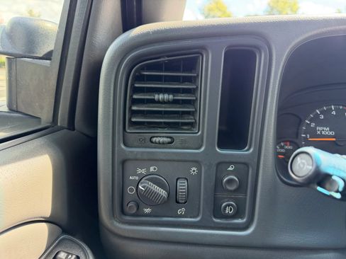 Used 2006 Chevrolet Silverado 3500 2WD Crew Cab image 25