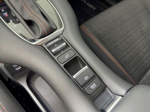 Certified 2025 Honda HR-V Sport image 22