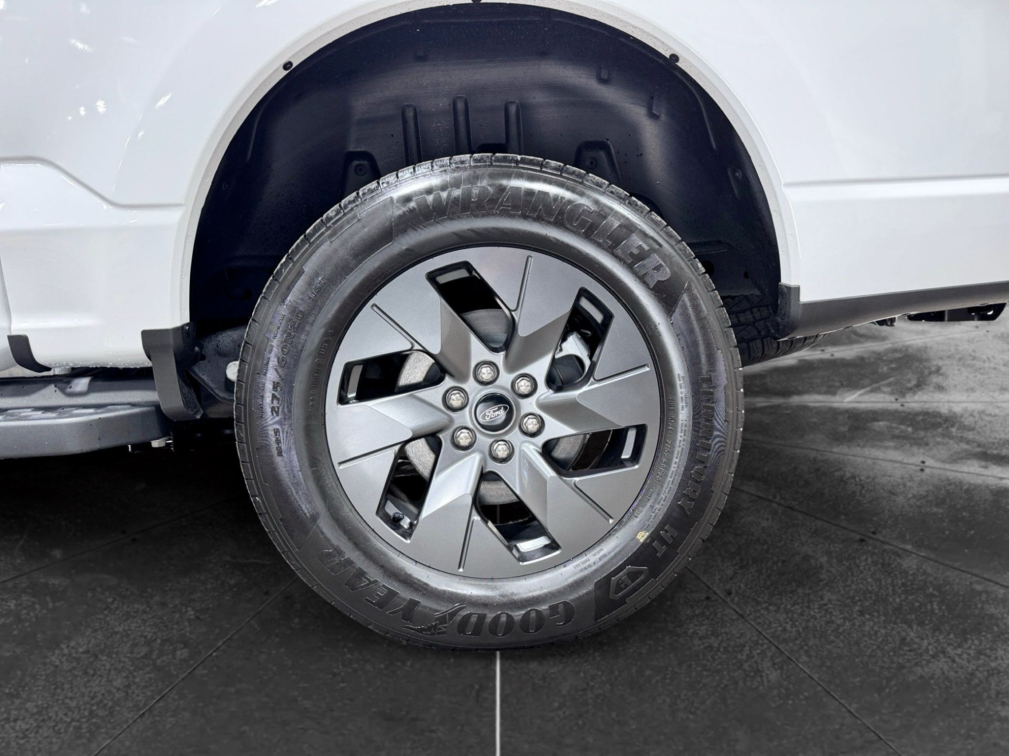 Used 2025 Ford F150 Lightning Flash AWD/4WD image 33