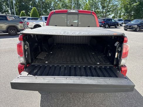 Used 2016 Toyota Tacoma Limited w/ Towing Package AWD/4WD image 11