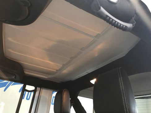 Used 2014 Jeep Wrangler Unlimited Sahara image 11