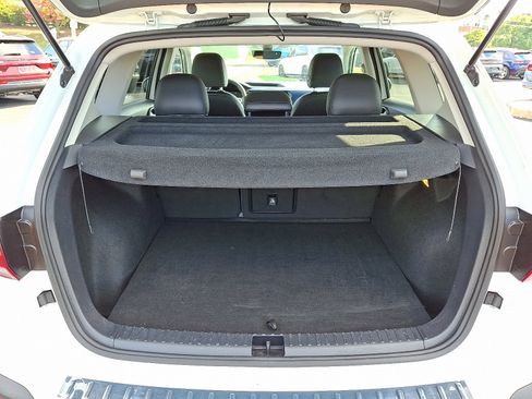 Used 2023 Volkswagen Taos SE w/ Black Wheel Package image 29