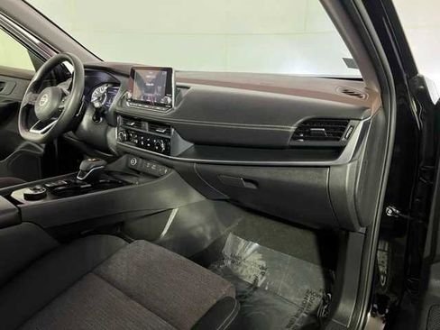 Certified 2021 Nissan Rogue S image 26