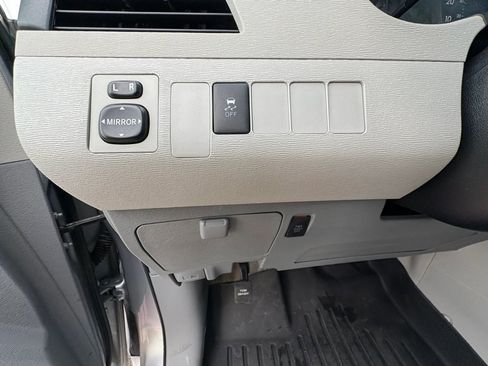 Used 2014 Toyota Sienna LE image 11