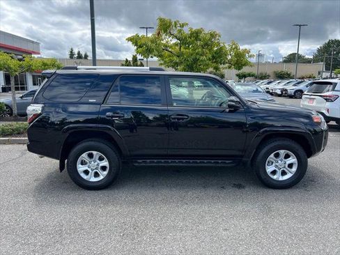 Certified 2022 Toyota 4Runner SR5 Premium w/ Moonroof Package AWD/4WD image 6