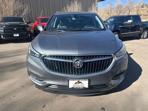 Used 2020 Buick Enclave Essence image 2