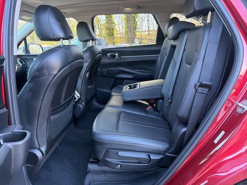 Used 2023 Kia Sorento S w/ Panoramic Sunroof Package image 25