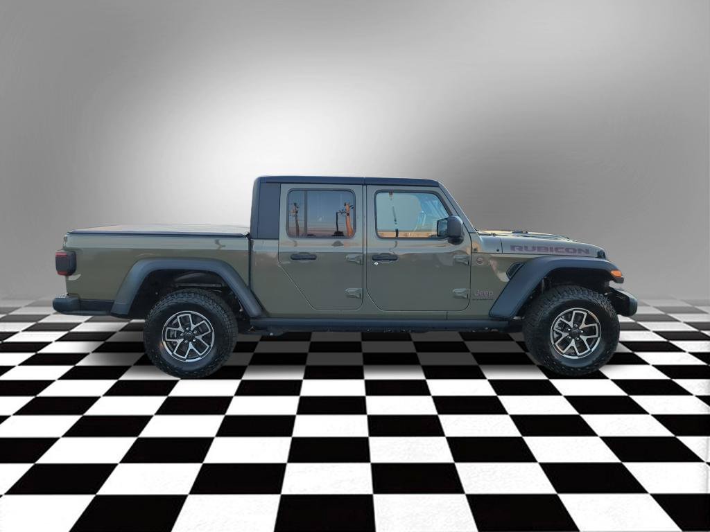 Used 2025 Jeep Gladiator Rubicon w/ Convenience Group AWD/4WD image 9