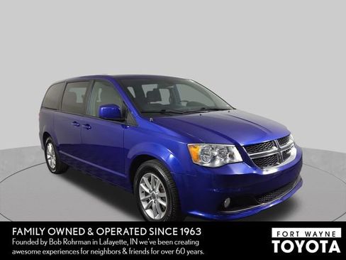 Used 2020 Dodge Grand Caravan SE FWD image 4