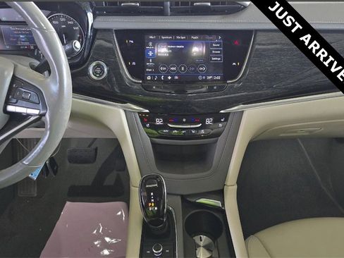 Used 2022 Cadillac XT6 Premium Luxury image 10