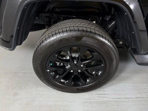 Used 2023 Jeep Gladiator Overland image 11