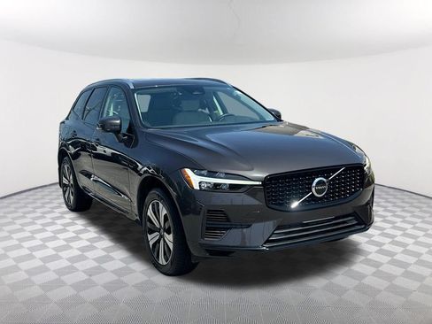 Used 2023 Volvo XC60 T8 Core AWD/4WD image 3