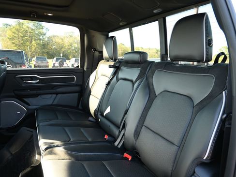 New 2026 RAM 1500 Laramie AWD/4WD image 31