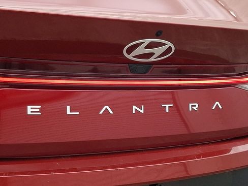 Used 2024 Hyundai Elantra SEL w/ Convenience Package FWD image 27