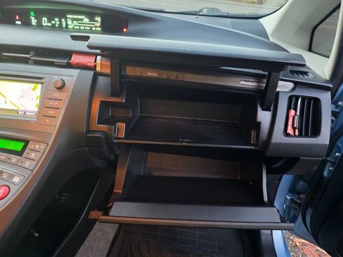 Used 2012 Toyota Prius Plug-In Hybrid image 23