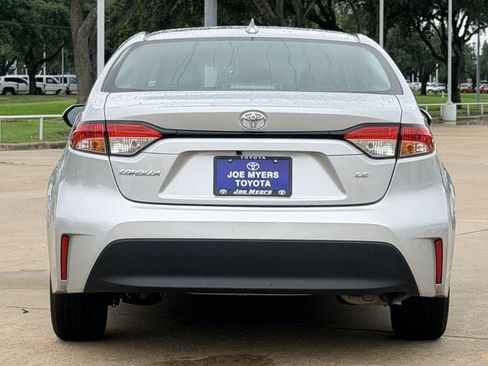 Used 2024 Toyota Corolla LE FWD image 6