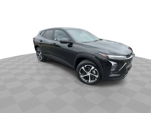 Used 2024 Chevrolet Trax RS w/ Driver Confidence Package FWD image 2