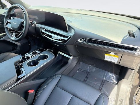 Used 2026 Cadillac Lyriq V w/ Exterior Carbon Fiber Package AWD/4WD image 34