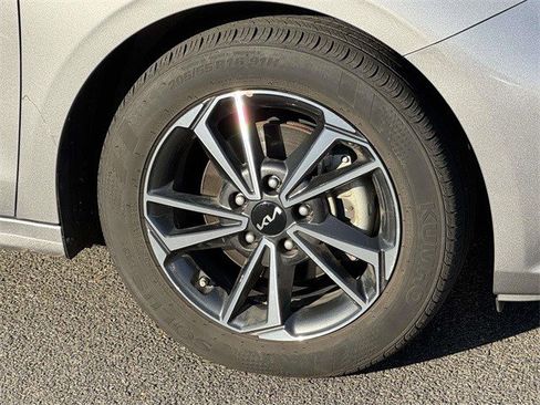 Used 2023 Kia Forte LXS w/ LXS Technology Package image 7